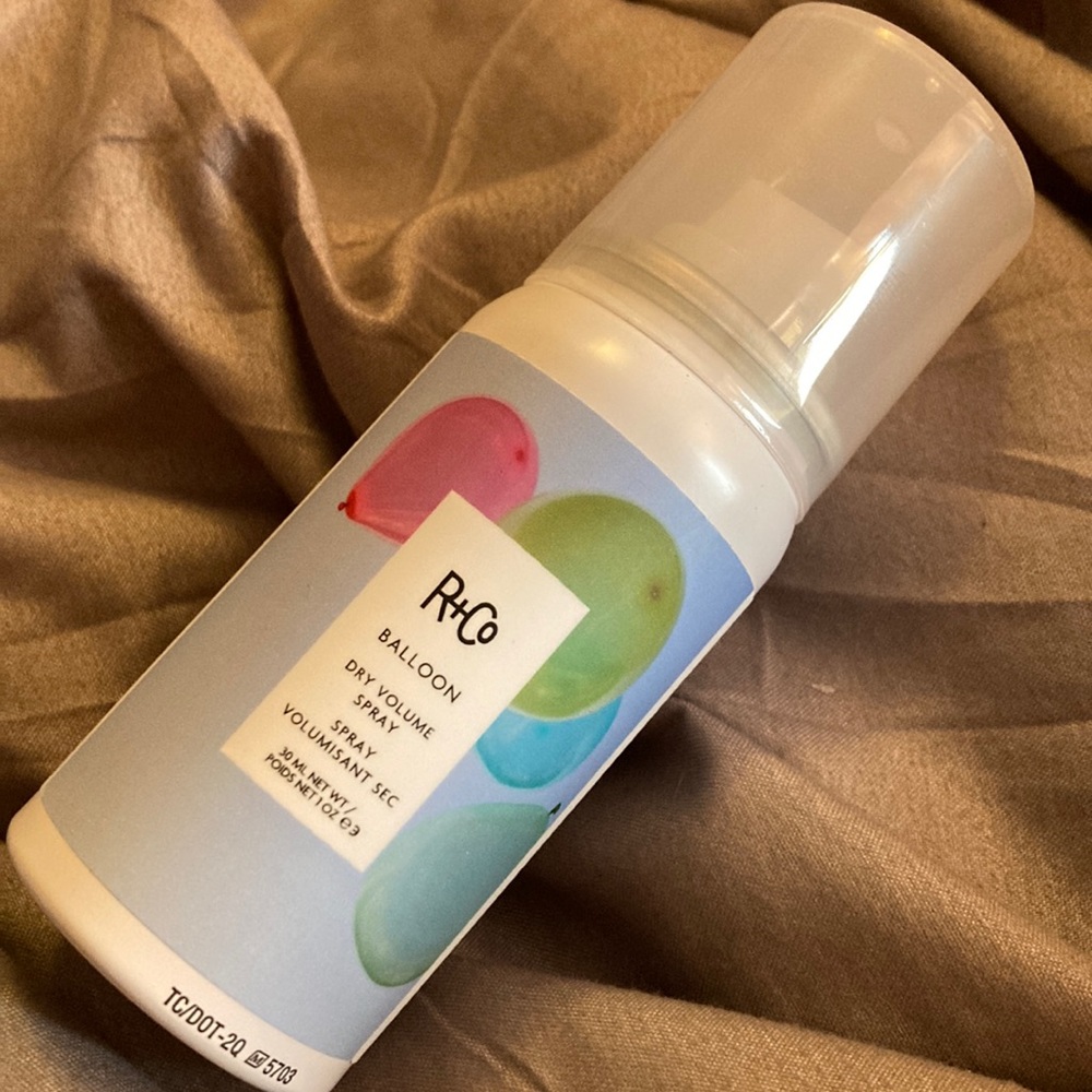 R+Co balloon dry volume spray